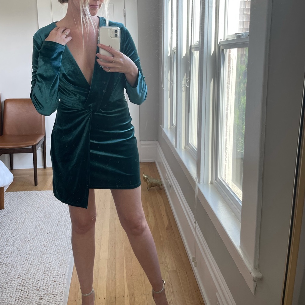 Cotton Candy LA - Green Velvet Dress / Size L (Fits like a M) Worn 1x